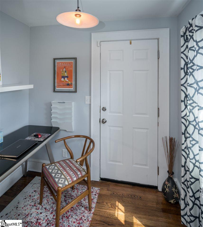 214 Ackley Road Greenville, SC 29607 - Photo 7 of 32