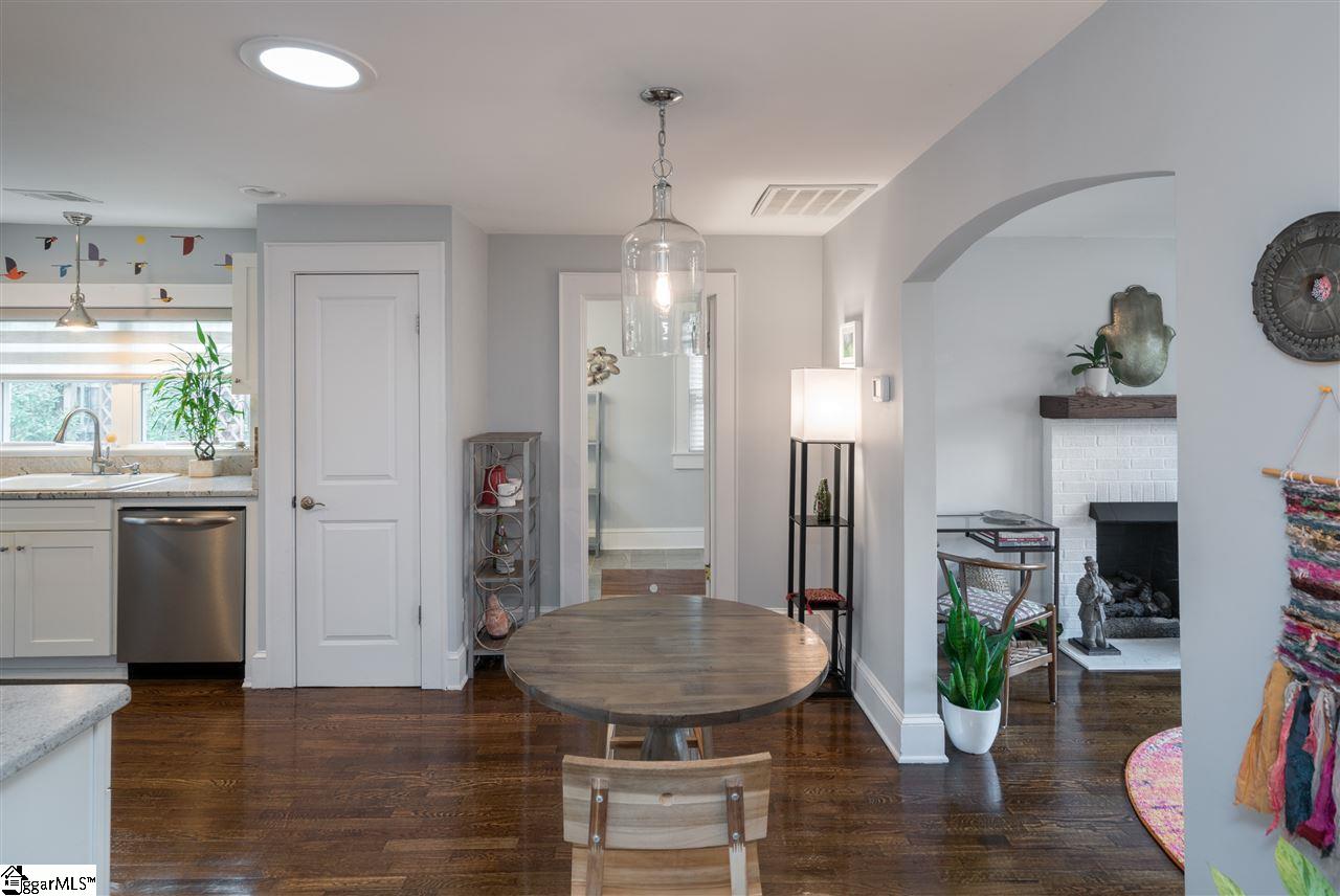 214 Ackley Road Greenville, SC 29607 - Photo 9 of 32