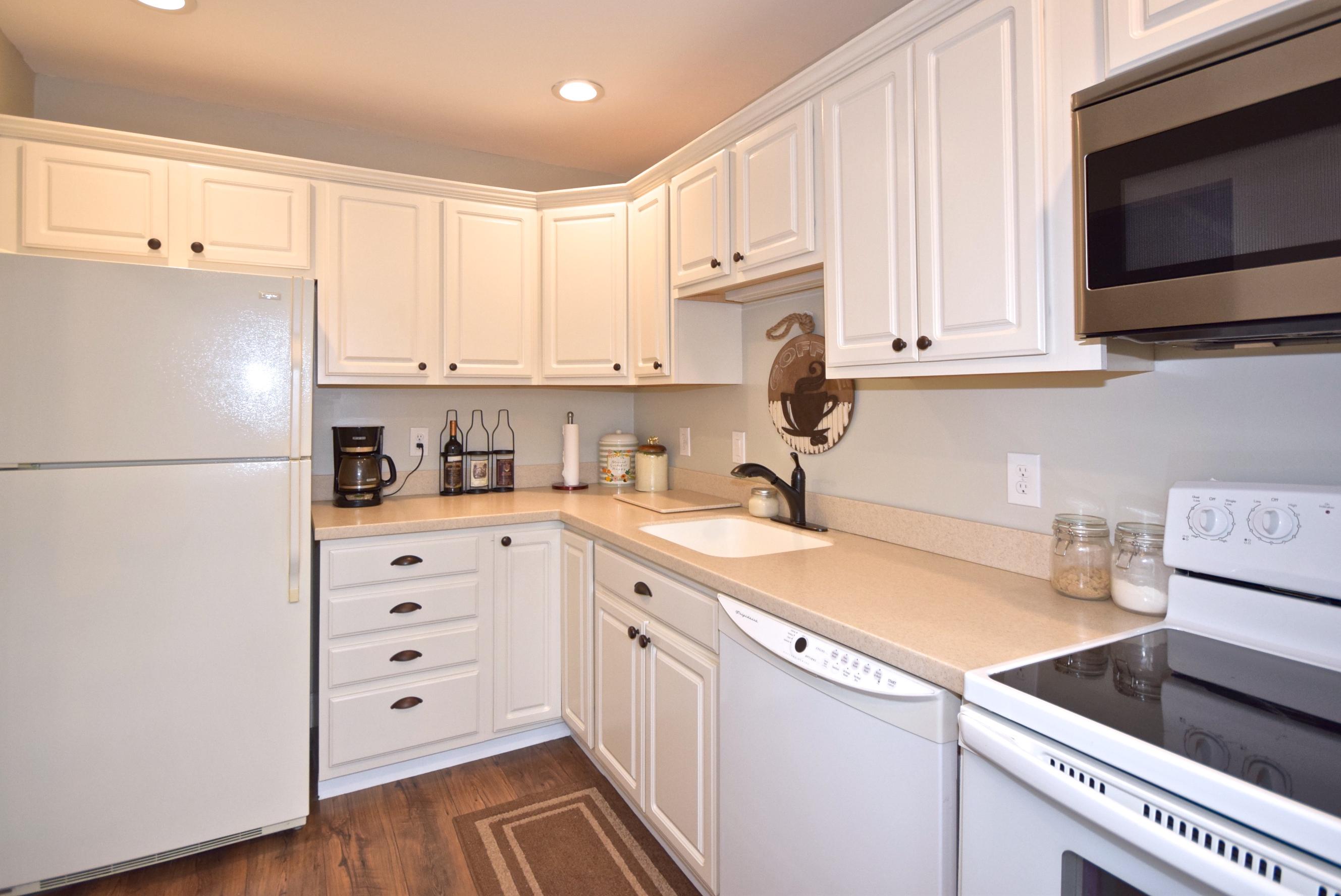 8 Round House Road Bourne, MA 02532 - Photo 6 of 16 DSC_0355
