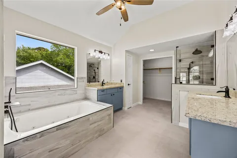 $299,900 | 330 Welford Lane, Highlands, TX 77562