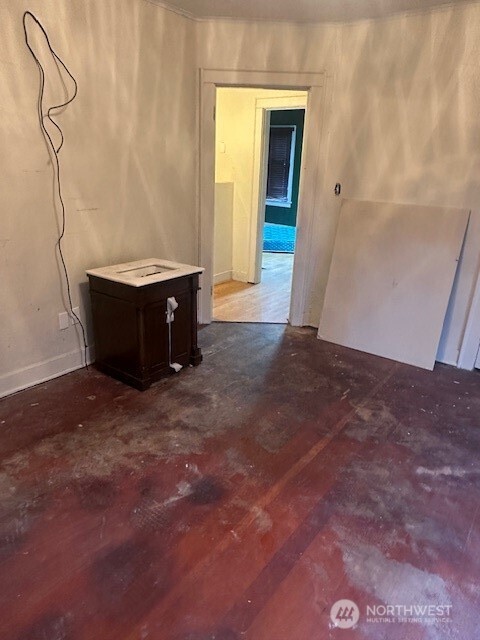 1302 West 5th Street Aberdeen, WA 98520 - Photo 9 of 26 a view of a room with a door