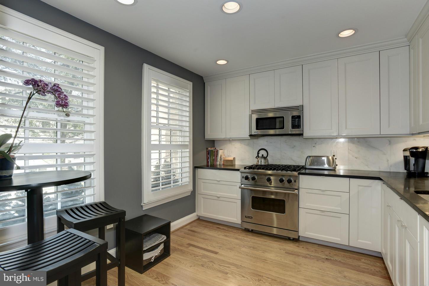 4441 MacArthur Boulevard Northwest Washington, DC 20007 - Photo 6 of 19 Kitchen