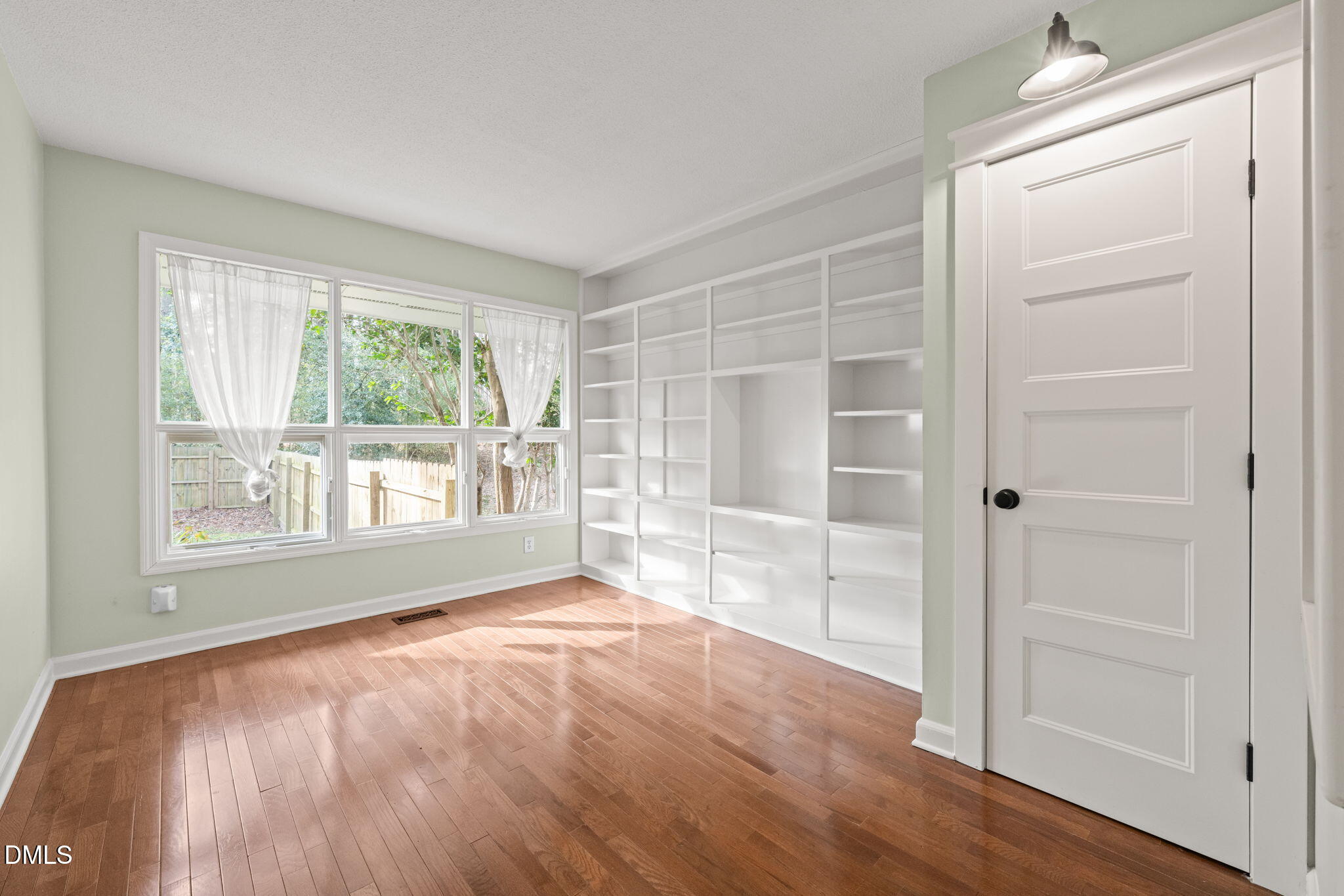 15 Abbey Road Chapel Hill, NC 27516 - Photo 5 of 42