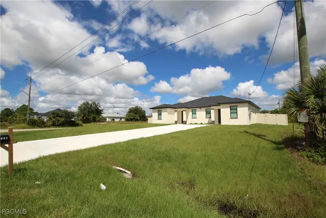 $1,950 | 5148 Centennial Boulevard, Lehigh Acres, FL 33971