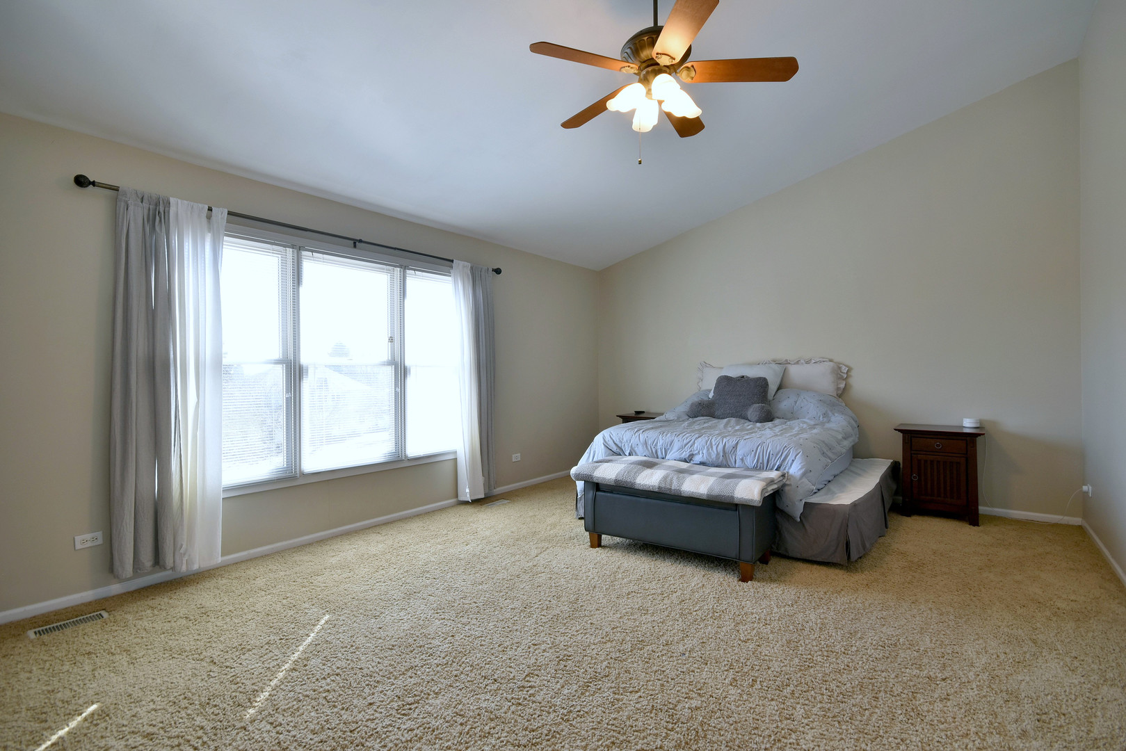 781 Hayrack Drive Algonquin, IL 60102 - Photo 21 of 54 a living room with furniture and a window