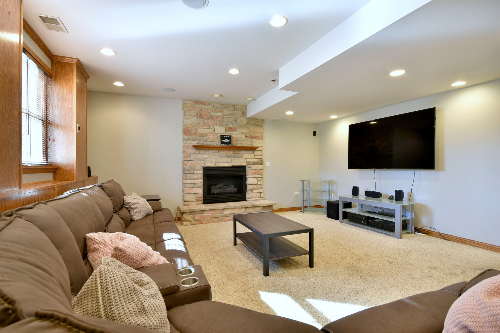 781 Hayrack Drive Algonquin, IL 60102 - Photo 31 of 54 a living room with furniture and a flat screen tv