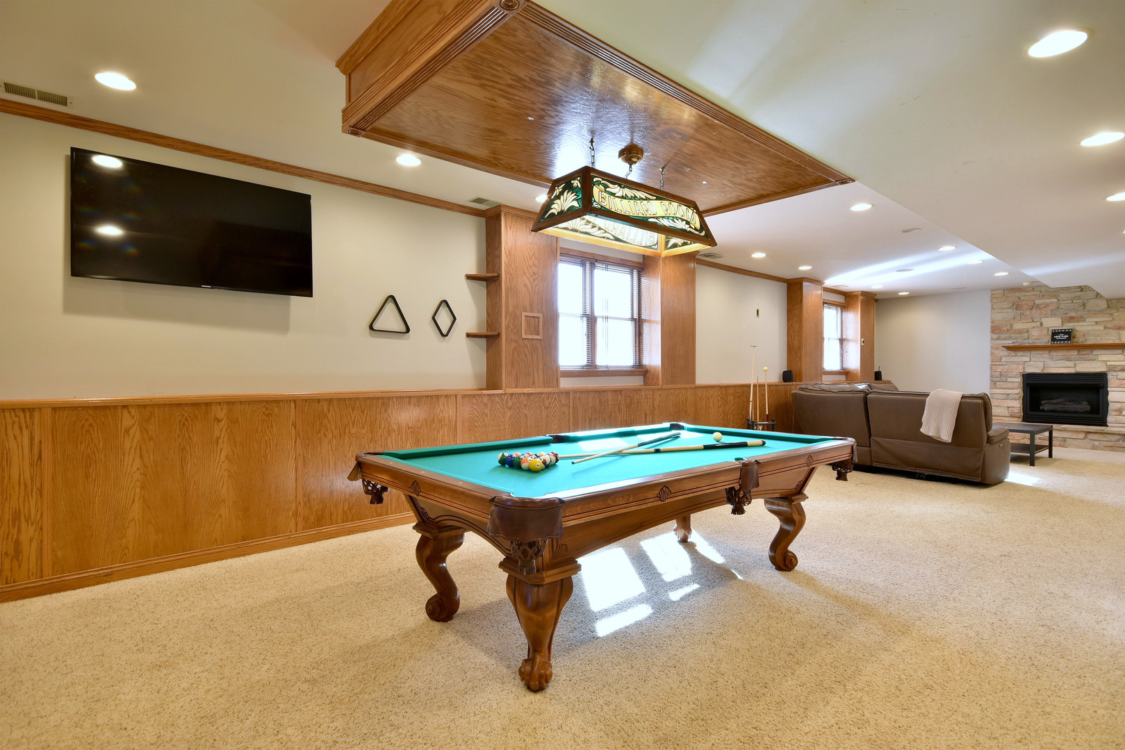 781 Hayrack Drive Algonquin, IL 60102 - Photo 33 of 54 a room with furniture pool table and flat screen tv