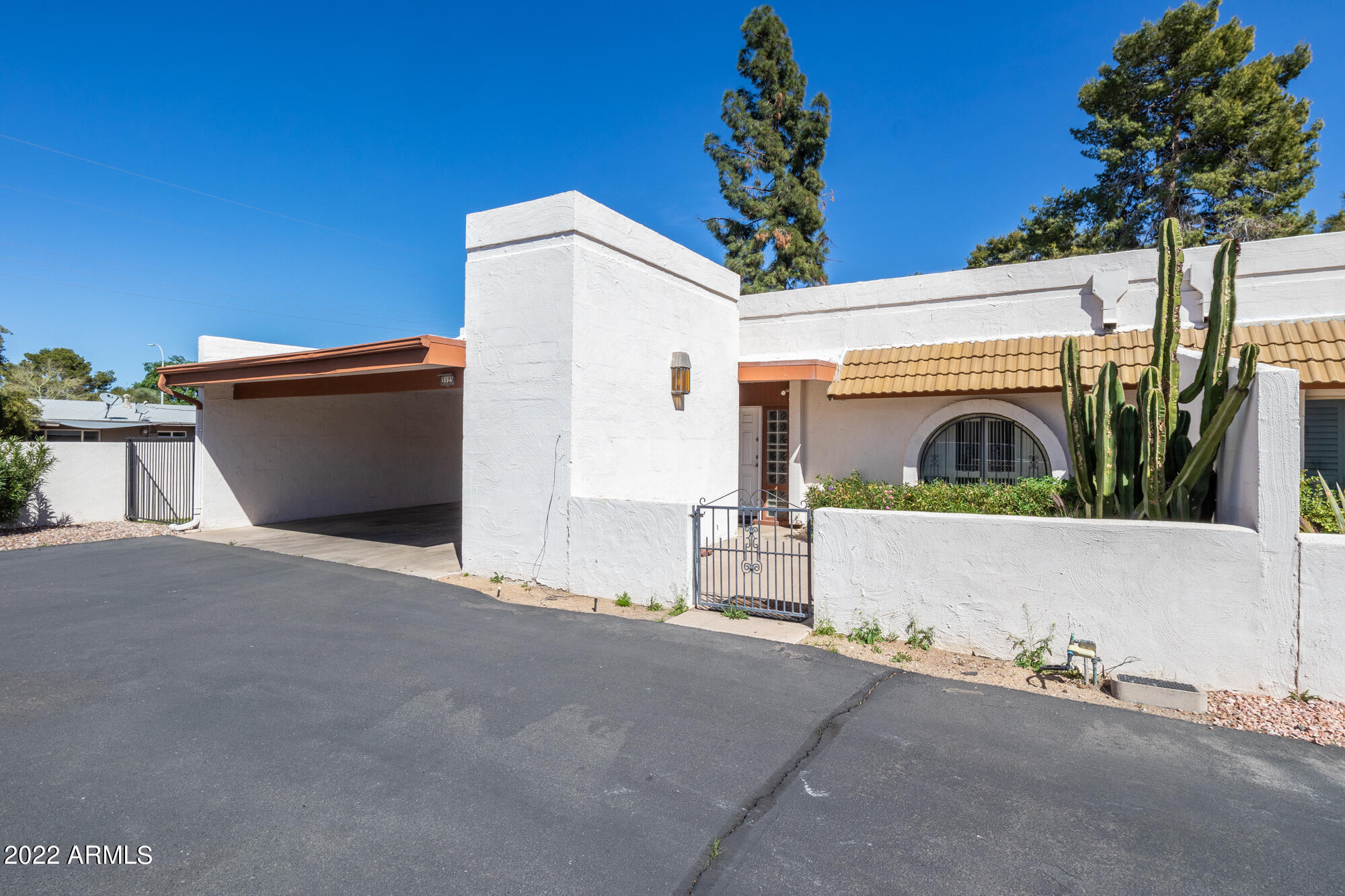 3125 South Orm Drive Tempe, AZ 85282 - Photo 5 of 37 End unit w/ 2CP