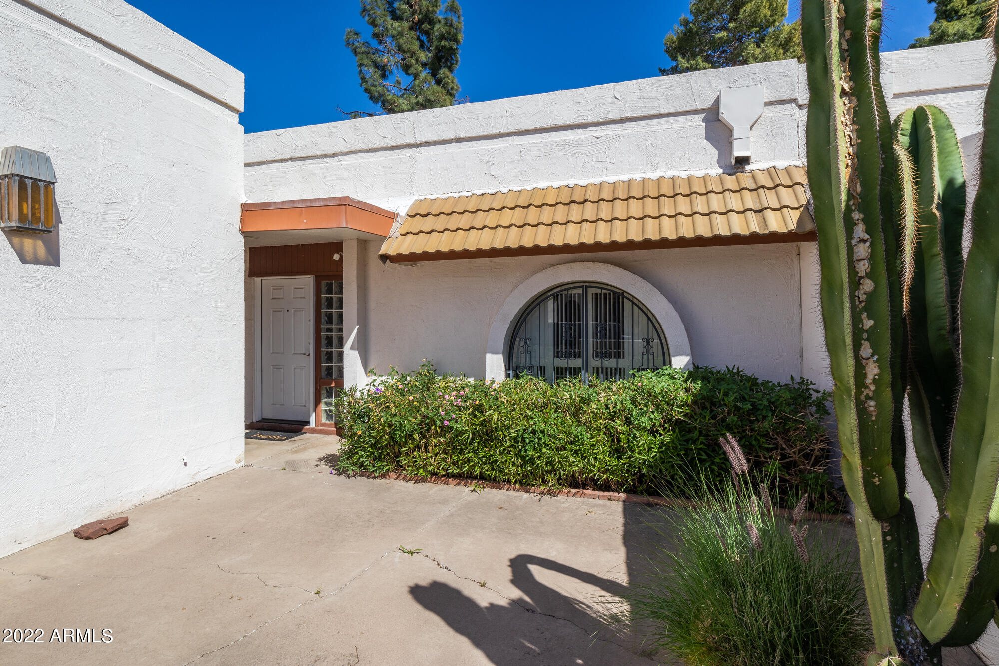 3125 South Orm Drive Tempe, AZ 85282 - Photo 6 of 37 front courtyard