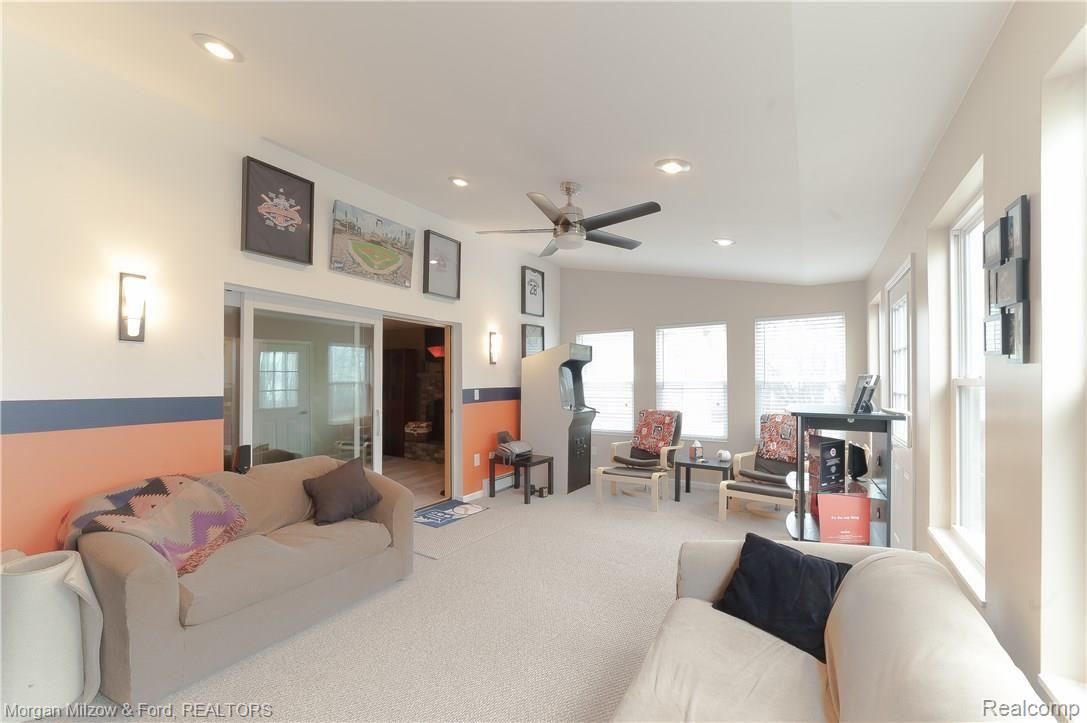 6490 Waldon Road Clarkston, MI 48346 - Photo 28 of 37 Florida room another view