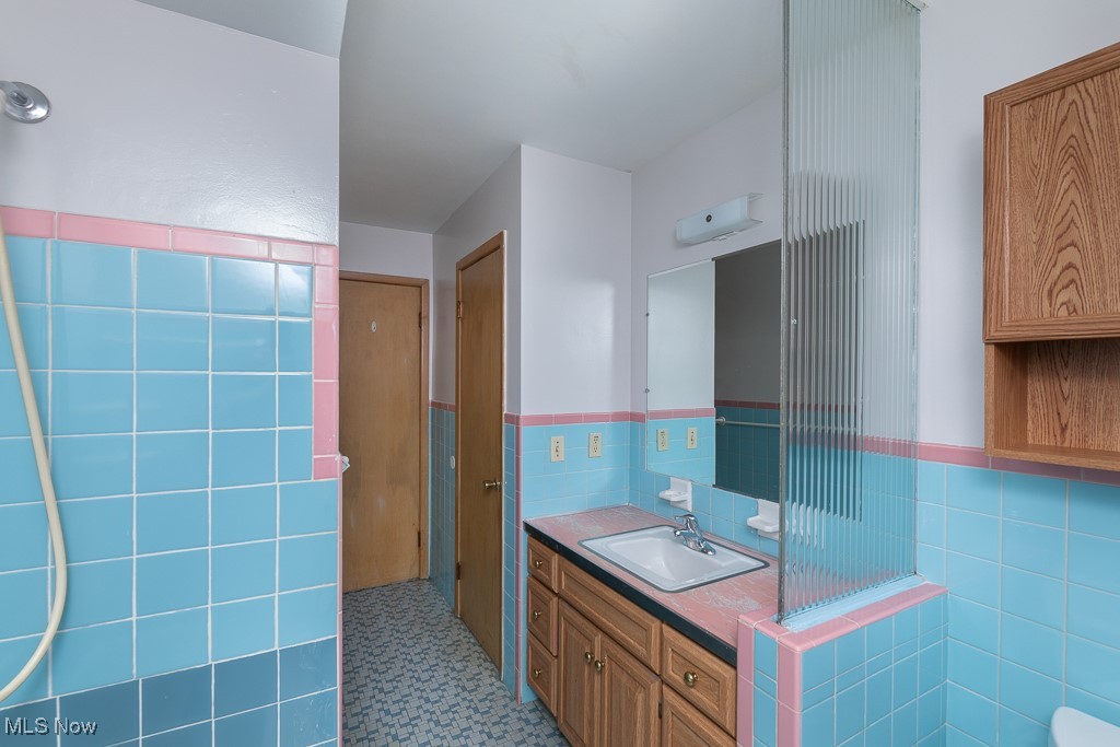6909 Maplewood Road Parma Heights, OH 44130 - Photo 16 of 28 Gallery Image 16