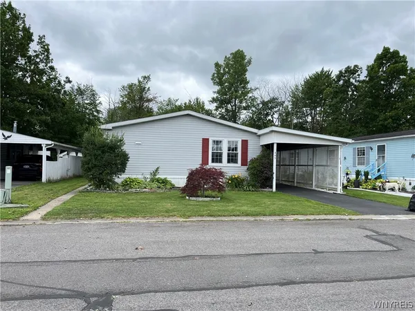 $89,900 | 449 Jim Kelly Drive, Lockport Town, NY 14094