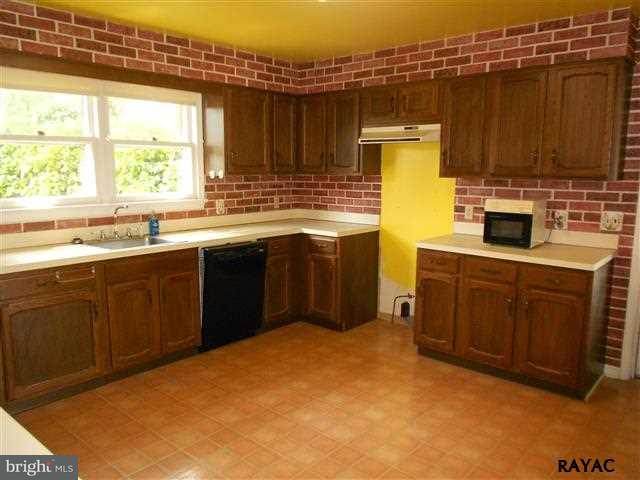 4608 View Drive Spring Grove, PA 17362 - Photo 11 of 33 Gallery Image 11