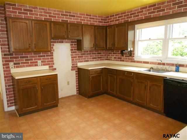 4608 View Drive Spring Grove, PA 17362 - Photo 12 of 33 Gallery Image 12