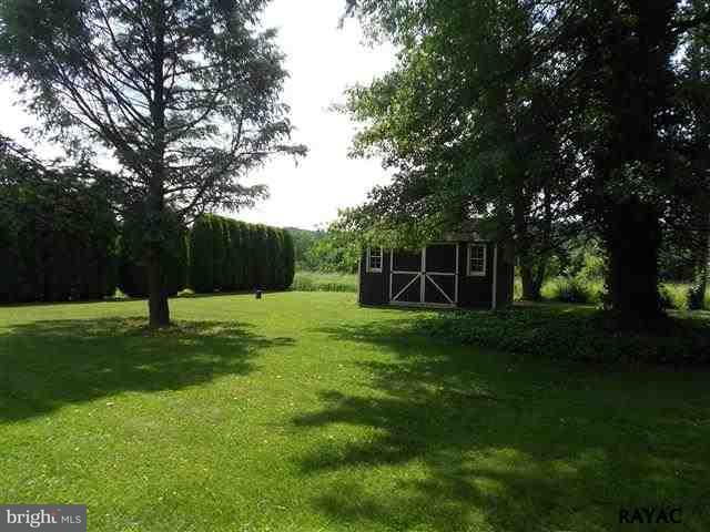 4608 View Drive Spring Grove, PA 17362 - Photo 4 of 33 Gallery Image 4