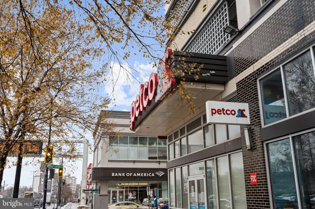 a car parked in front of a building