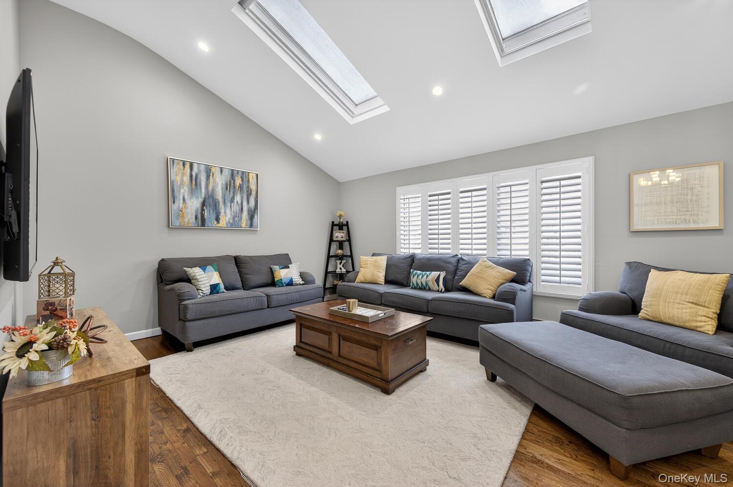 18 Melrose Lane Commack, NY 11725 - Photo 13 of 25