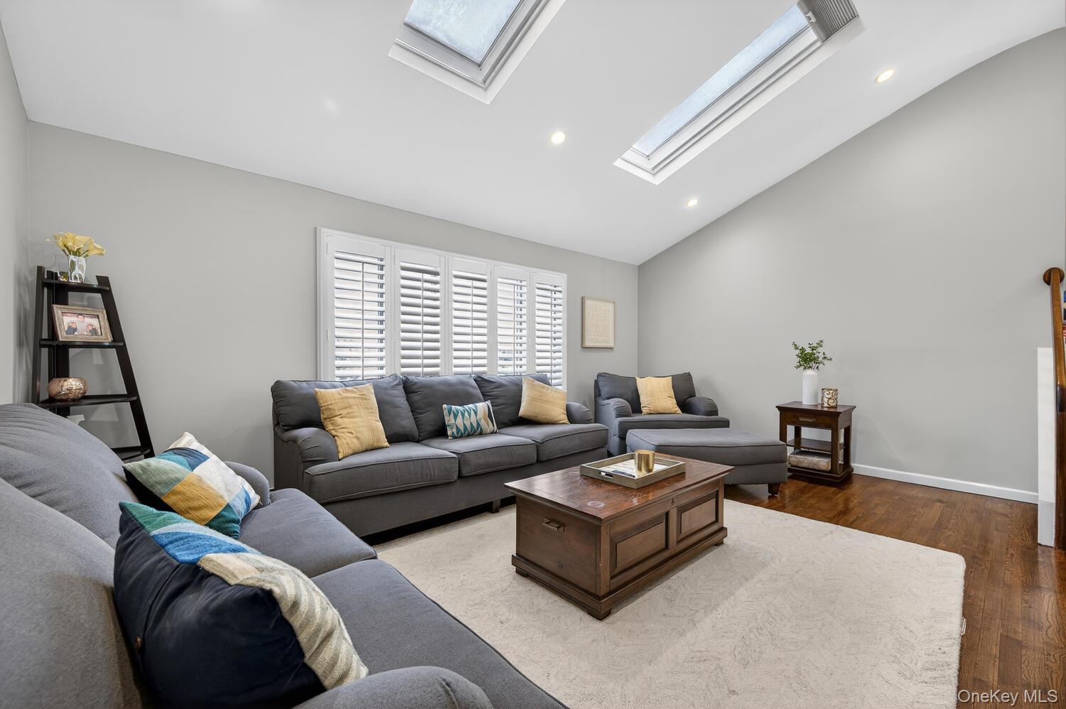 18 Melrose Lane Commack, NY 11725 - Photo 14 of 25