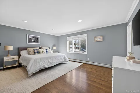 $875,000 | 18 Melrose Lane, Commack, NY 11725