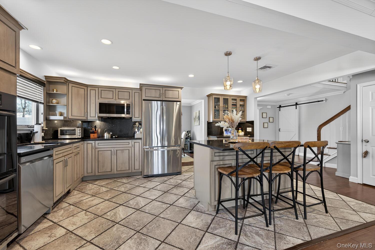 18 Melrose Lane Commack, NY 11725 - Photo 6 of 25