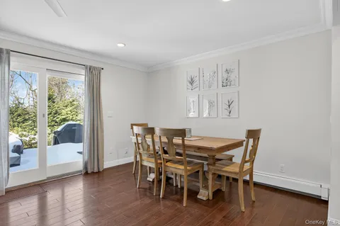 $875,000 | 18 Melrose Lane, Commack, NY 11725