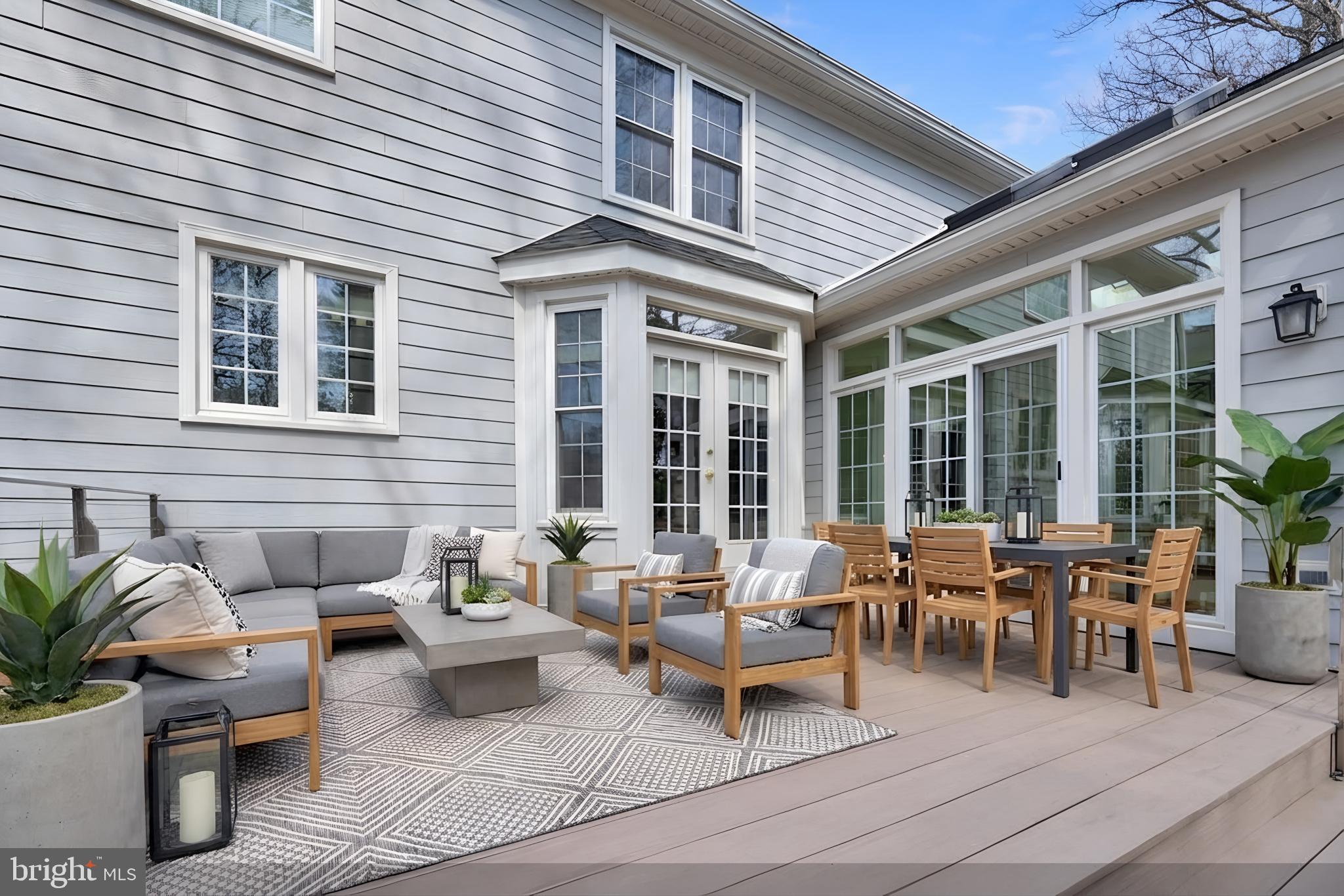 11405 Northwind Court Reston, VA 20194 - Photo 3 of 60 Access to deck from kitchen and Sunroom