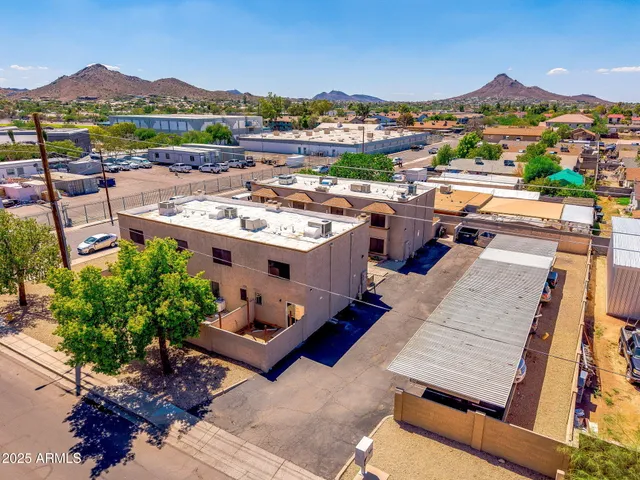 $1,700 | 3048 East Beck Lane, Unit 8, Phoenix, AZ 85032