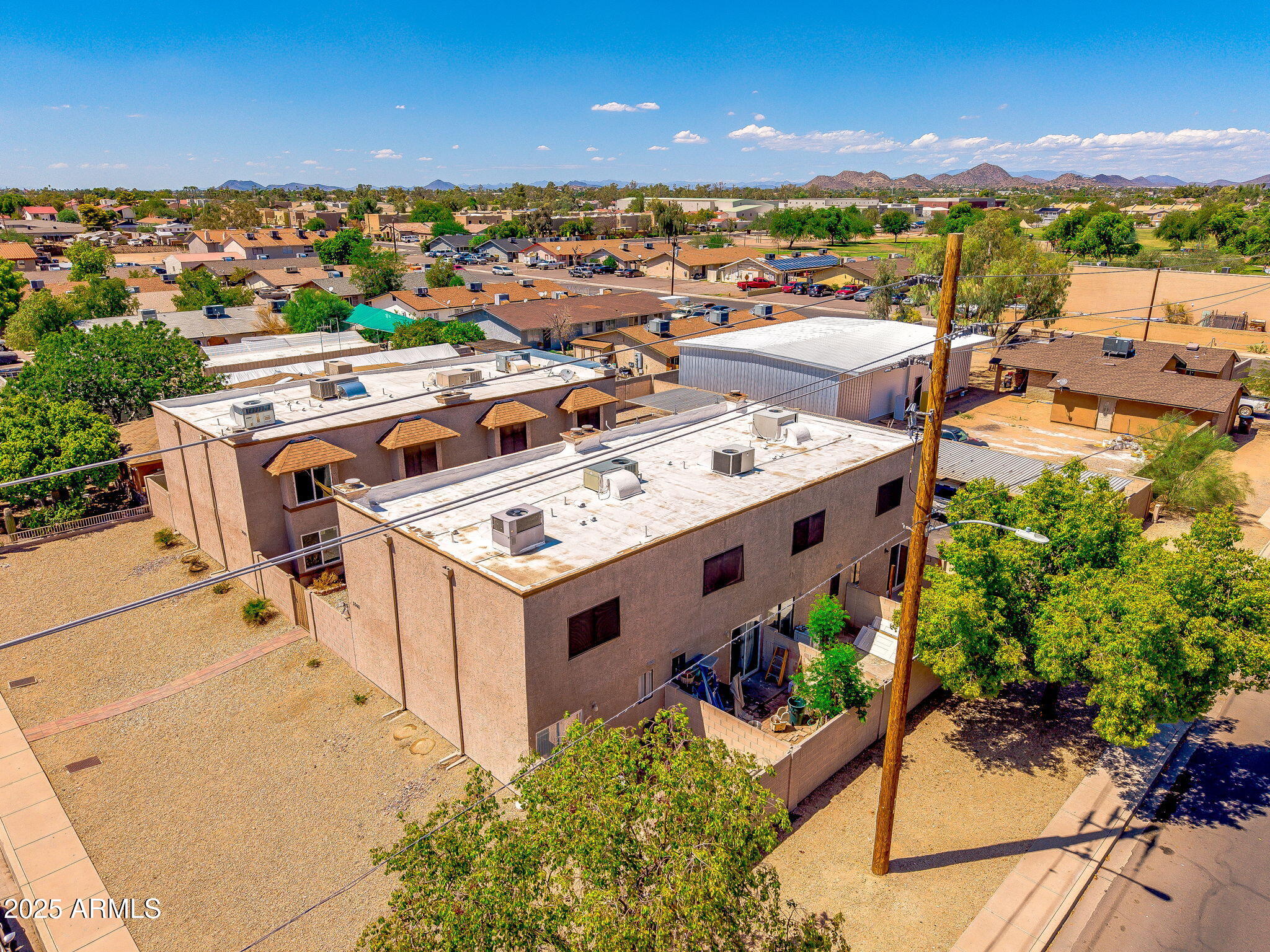3048 East Beck Lane, Unit 8 Phoenix, AZ 85032 - Photo 27 of 37 27-web-or-mls-ext_-52