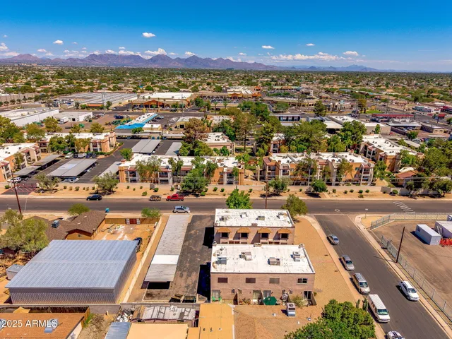 $1,700 | 3048 East Beck Lane, Unit 8, Phoenix, AZ 85032