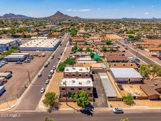 $1,700 | 3048 East Beck Lane, Unit 8, Phoenix, AZ 85032