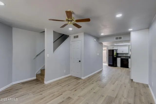 $1,700 | 3048 East Beck Lane, Unit 8, Phoenix, AZ 85032