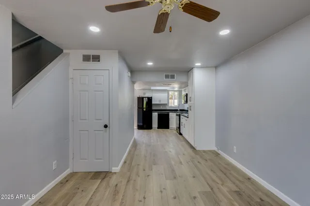 $1,700 | 3048 East Beck Lane, Unit 8, Phoenix, AZ 85032