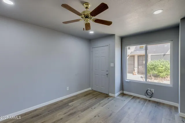 $1,700 | 3048 East Beck Lane, Unit 8, Phoenix, AZ 85032