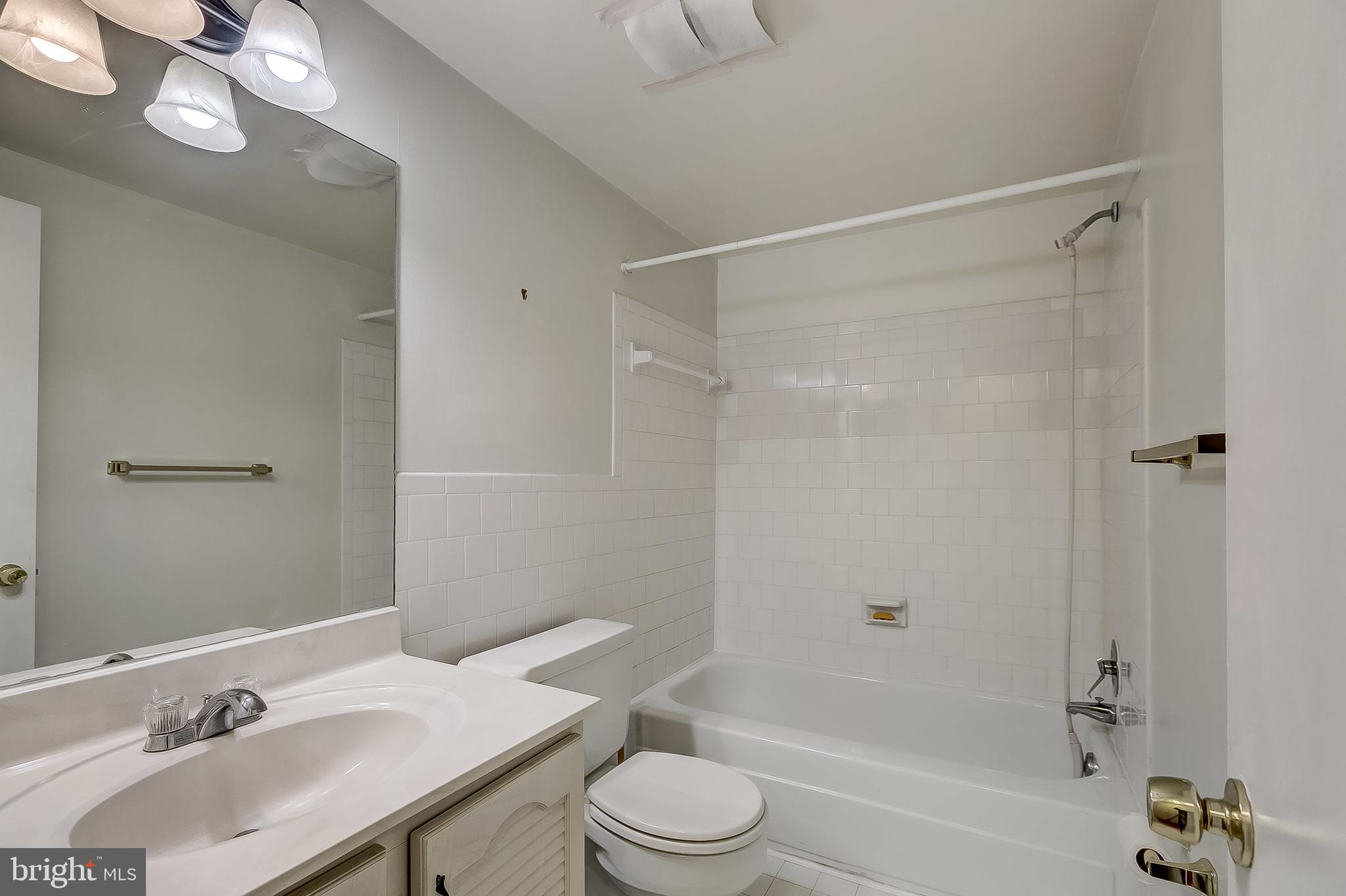 114 Cross Keys Road, Unit R114C Baltimore, MD 21210 - Photo 14 of 26