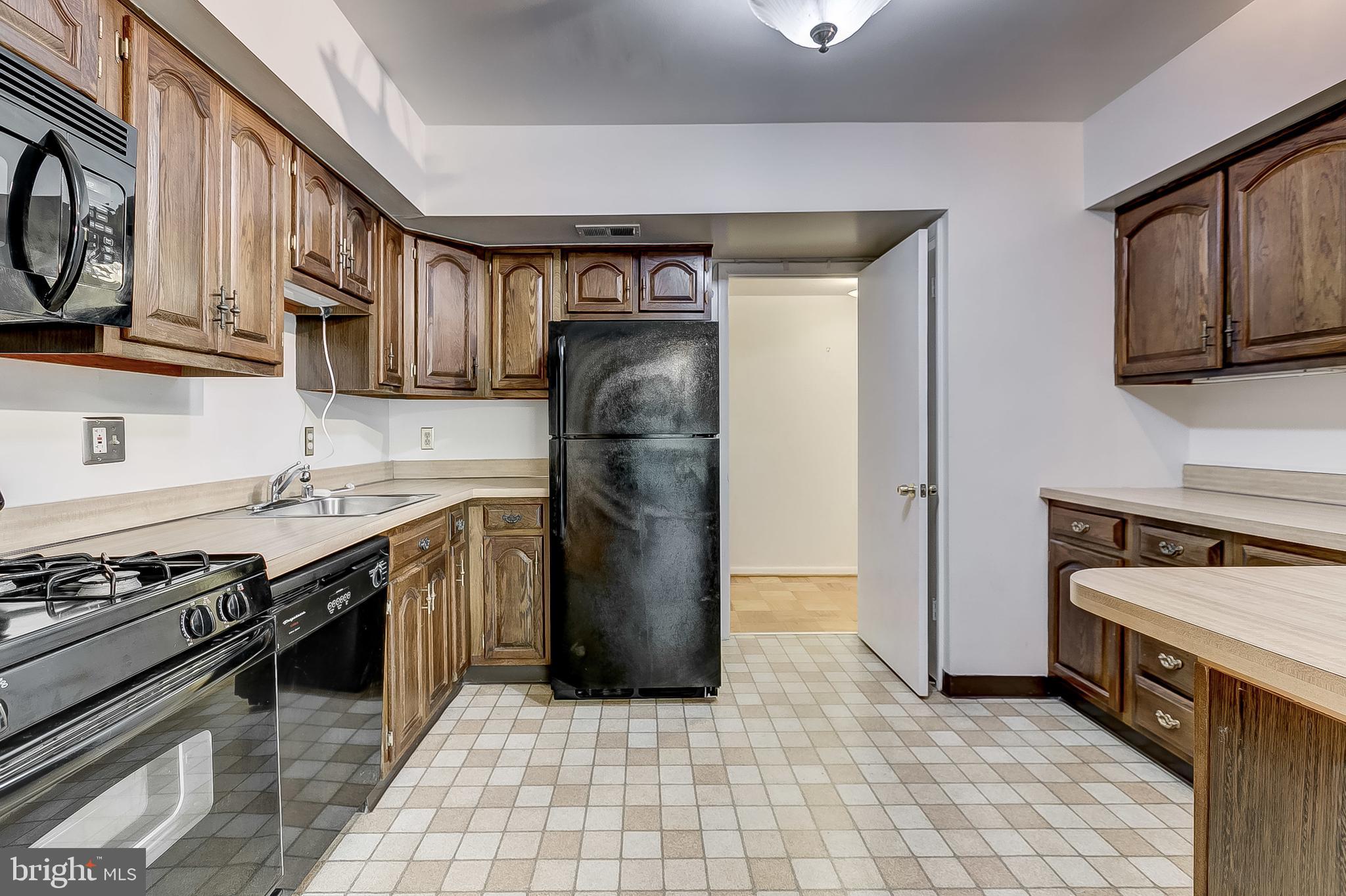 114 Cross Keys Road, Unit R114C Baltimore, MD 21210 - Photo 8 of 26