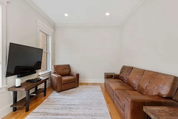 $1,899,000 | 2 Gershon Way, Unit 2, Winchester, MA 01890