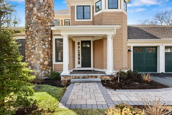 $1,899,000 | 2 Gershon Way, Unit 2, Winchester, MA 01890