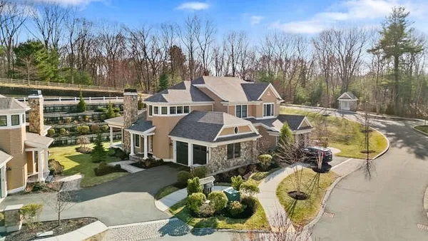 $1,899,000 | 2 Gershon Way, Unit 2, Winchester, MA 01890