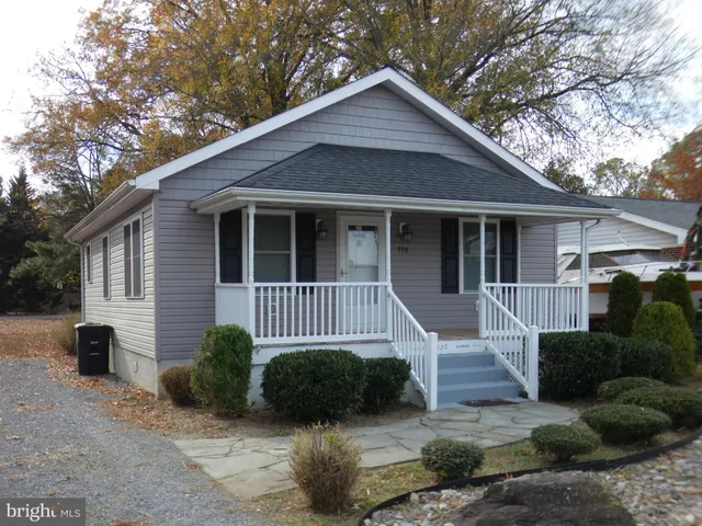 $1,495 | 930 Bryant Avenue, Colonial Beach, VA 22443