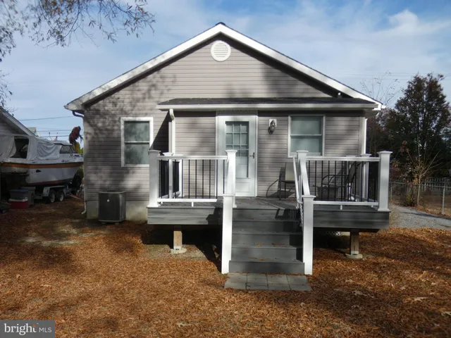 $1,495 | 930 Bryant Avenue, Colonial Beach, VA 22443
