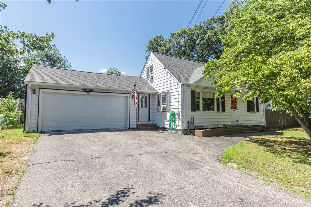 99 Airway Road Warwick, RI 02886 - Photo 3 of 26 Gallery Image 3