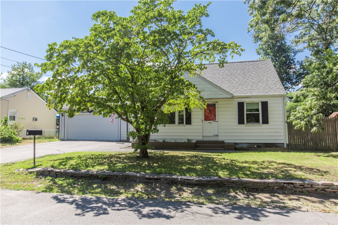 99 Airway Road Warwick, RI 02886 - Photo 4 of 26 Gallery Image 4