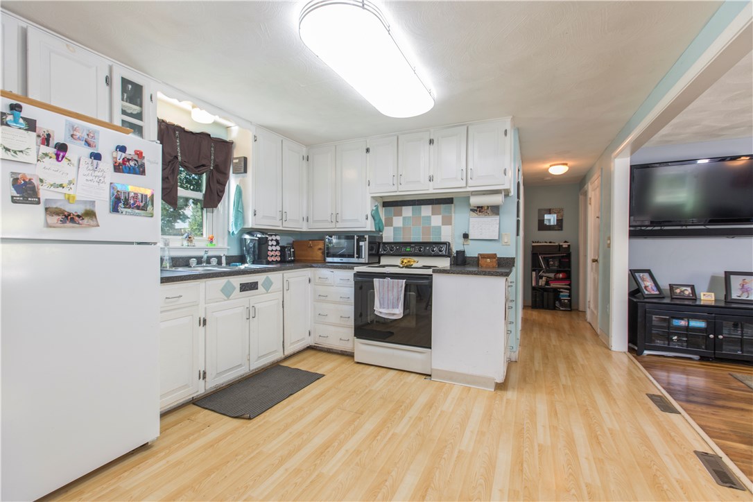 99 Airway Road Warwick, RI 02886 - Photo 10 of 26 Gallery Image 10