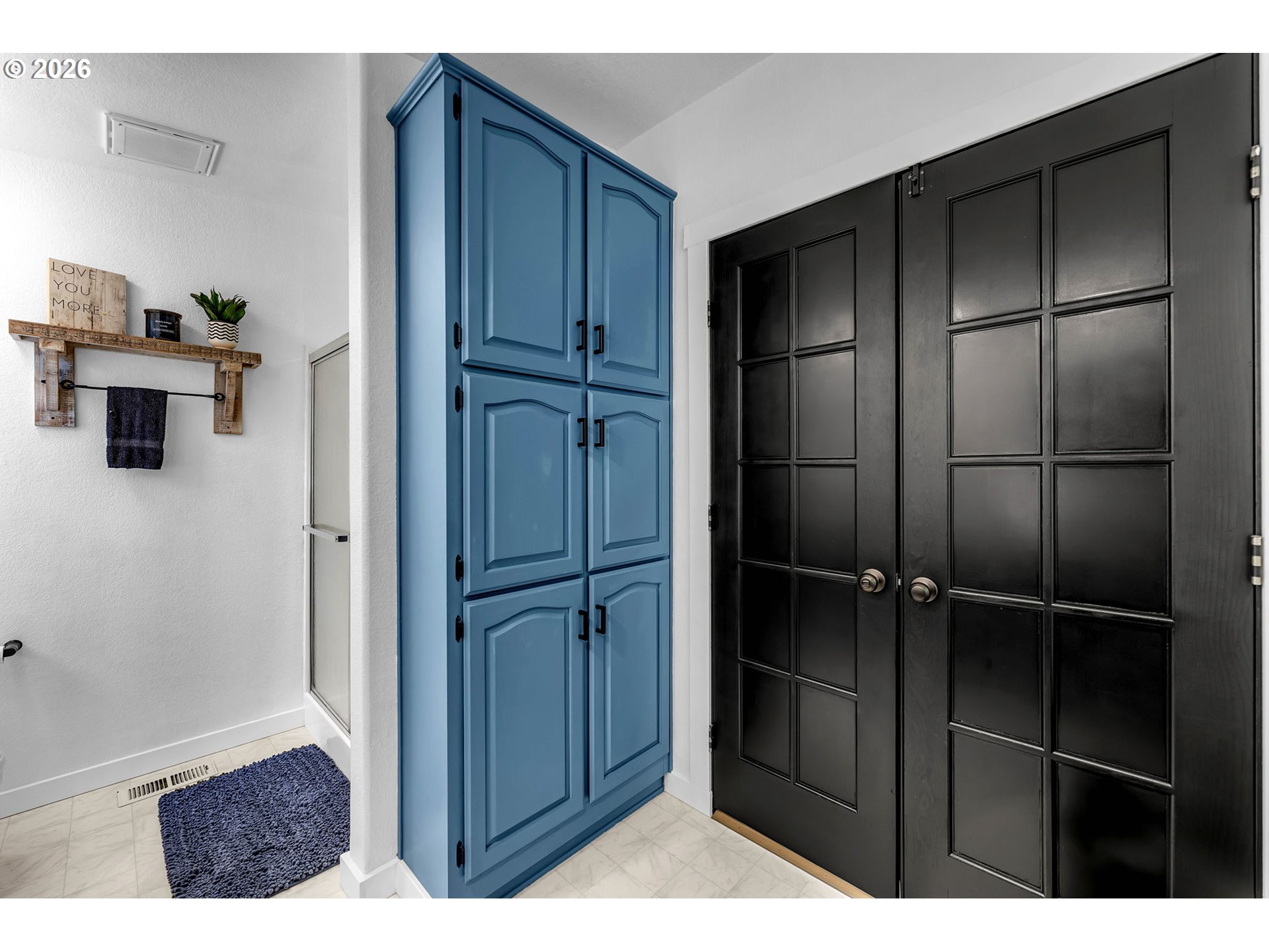 52 Estabrook Loop Carson, WA 98610 - Photo 25 of 37 a view of kitchen with wooden floor