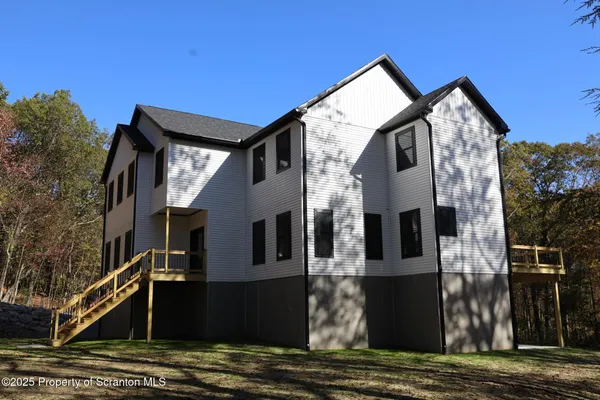 $899,000 | 99 Woodland Drive, Lake Ariel, PA 18436