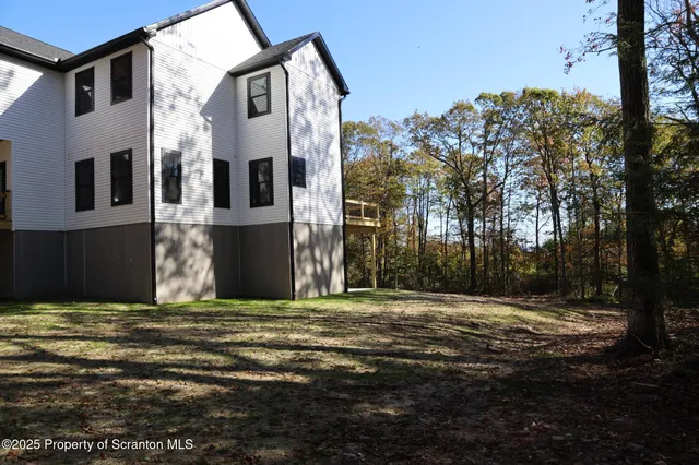 $899,000 | 99 Woodland Drive, Lake Ariel, PA 18436