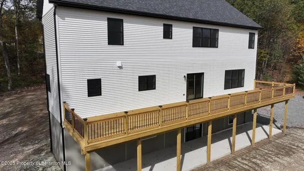 $899,000 | 99 Woodland Drive, Lake Ariel, PA 18436