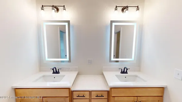 $899,000 | 99 Woodland Drive, Lake Ariel, PA 18436