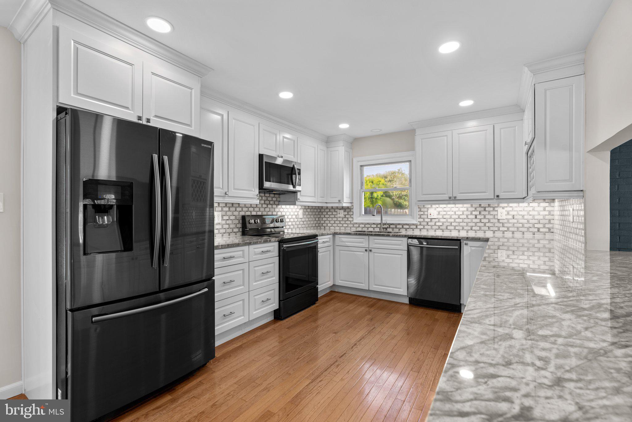 9777 Hillsmere Road Ellicott City, MD 21042 - Photo 11 of 55 Kitchen