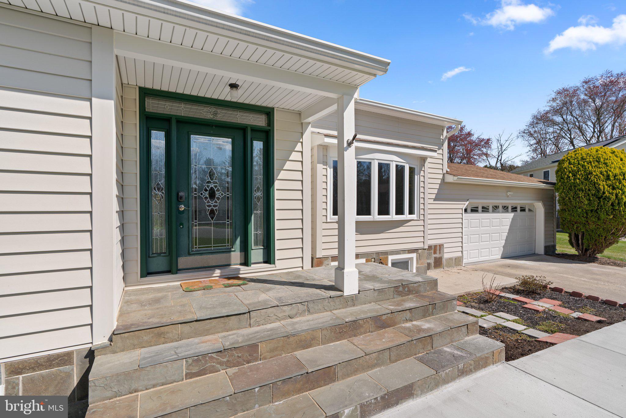 9777 Hillsmere Road Ellicott City, MD 21042 - Photo 3 of 55 Entrance